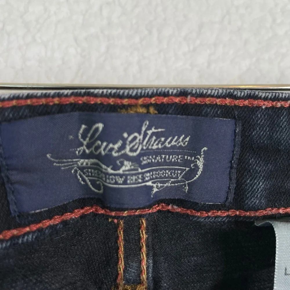 Levi Strauss Signature Womens Juniors 7 Dark Wash Low Rise Slim Bootcut Jeans